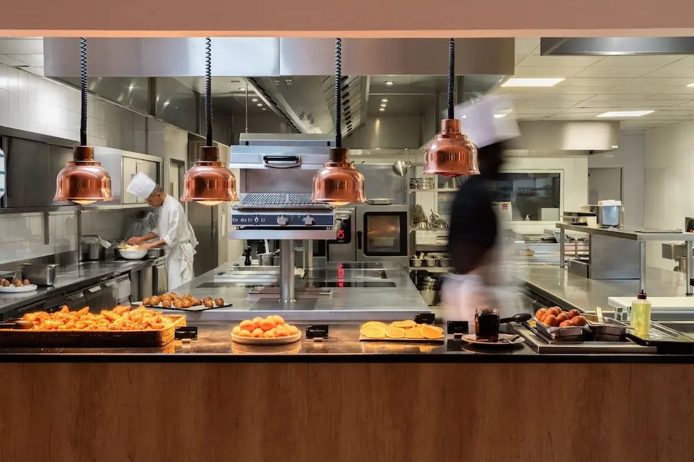 هتل کرون پلازا پاریس